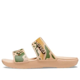 Crocs Classic con stampa mimetica “Tan Green”