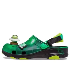 Crocs x Ron English All-Terrain Zoccolo “Area 54 Green Galaxy”