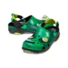 Crocs x Ron English All-Terrain Zoccolo “Area 54 Green Galaxy”