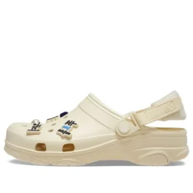 Crocs x WINNER All-Terrain Zoccolo “Cozy”