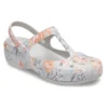 Sandali con fiori bianchi