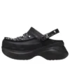 Zoccoli Bae con borchie “Black”