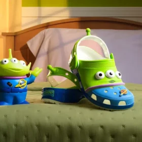 Zoccoli Classic Clog Alien di Toy Story di Disney e Pixar