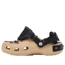 Zoccoli Crocs x MCM “Irish Cream”